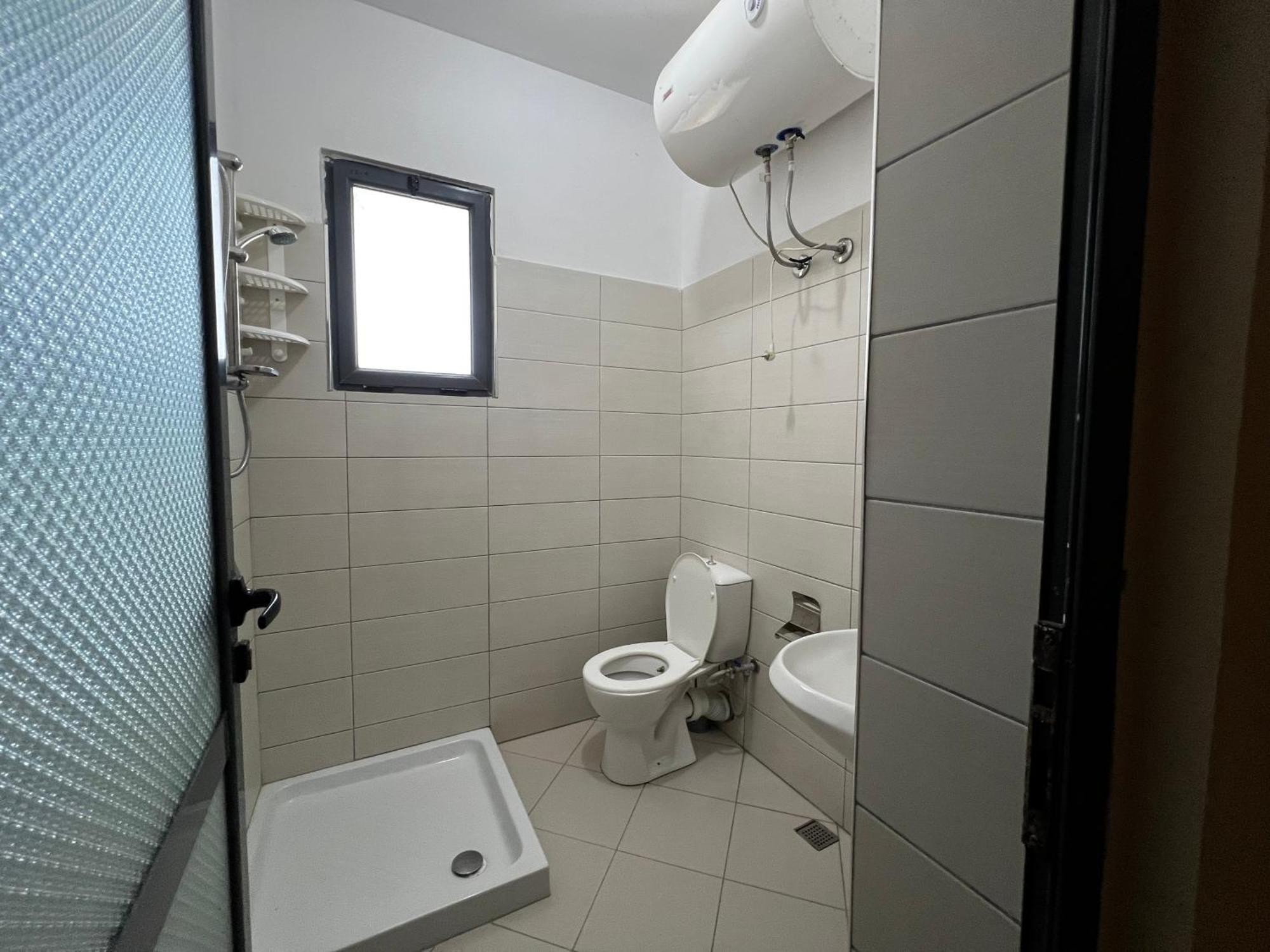 Canary Hotel Golem  Luaran gambar