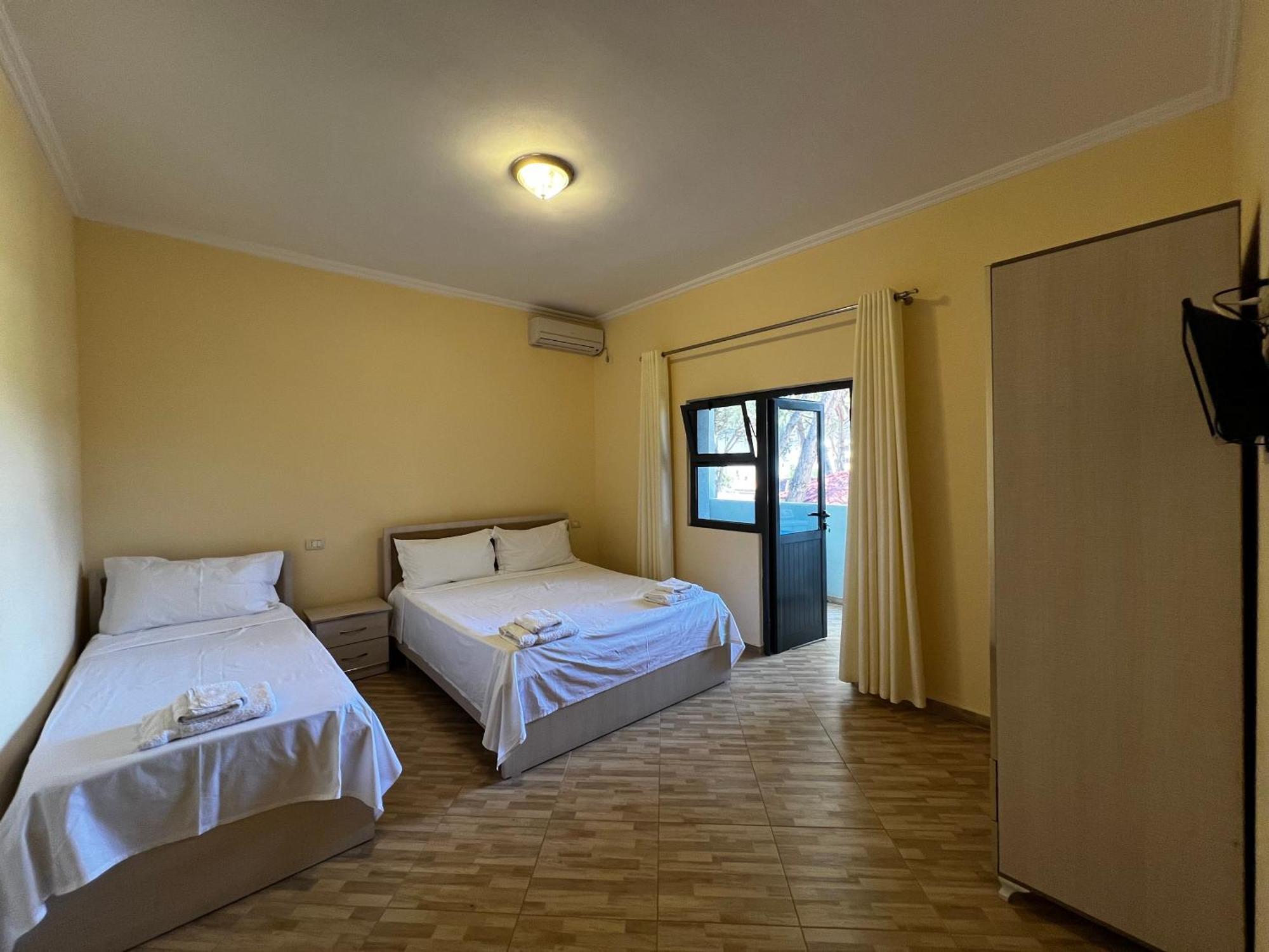 Canary Hotel Golem  Luaran gambar